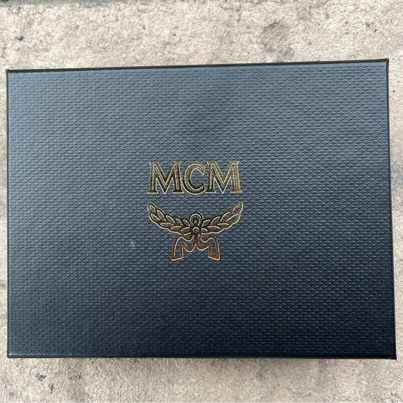 MCM womens card holder - Picture 5 of 5